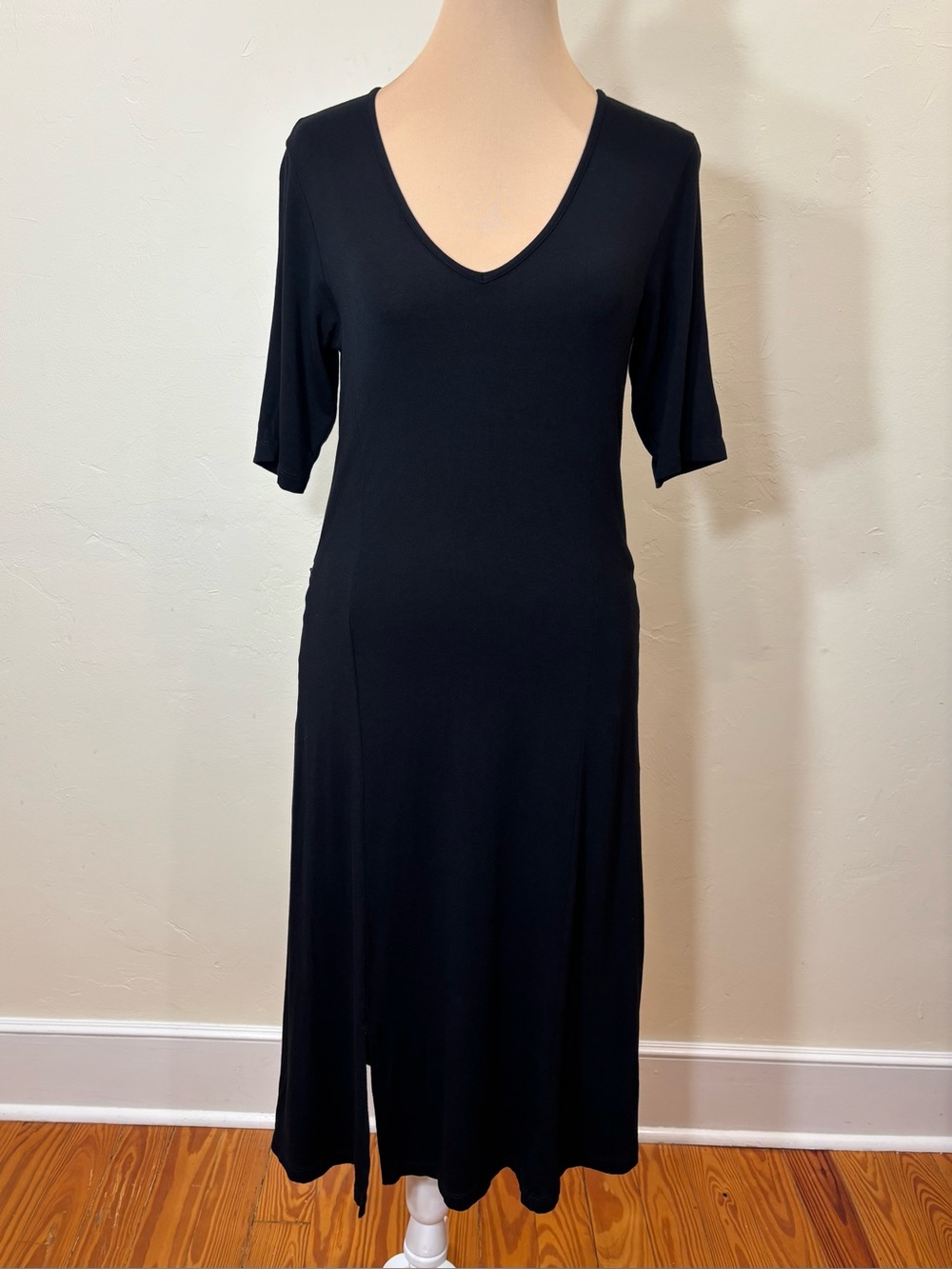 Like New Universal Standard 4XS Poise Midi Dress in Black (0/XS equivalent)